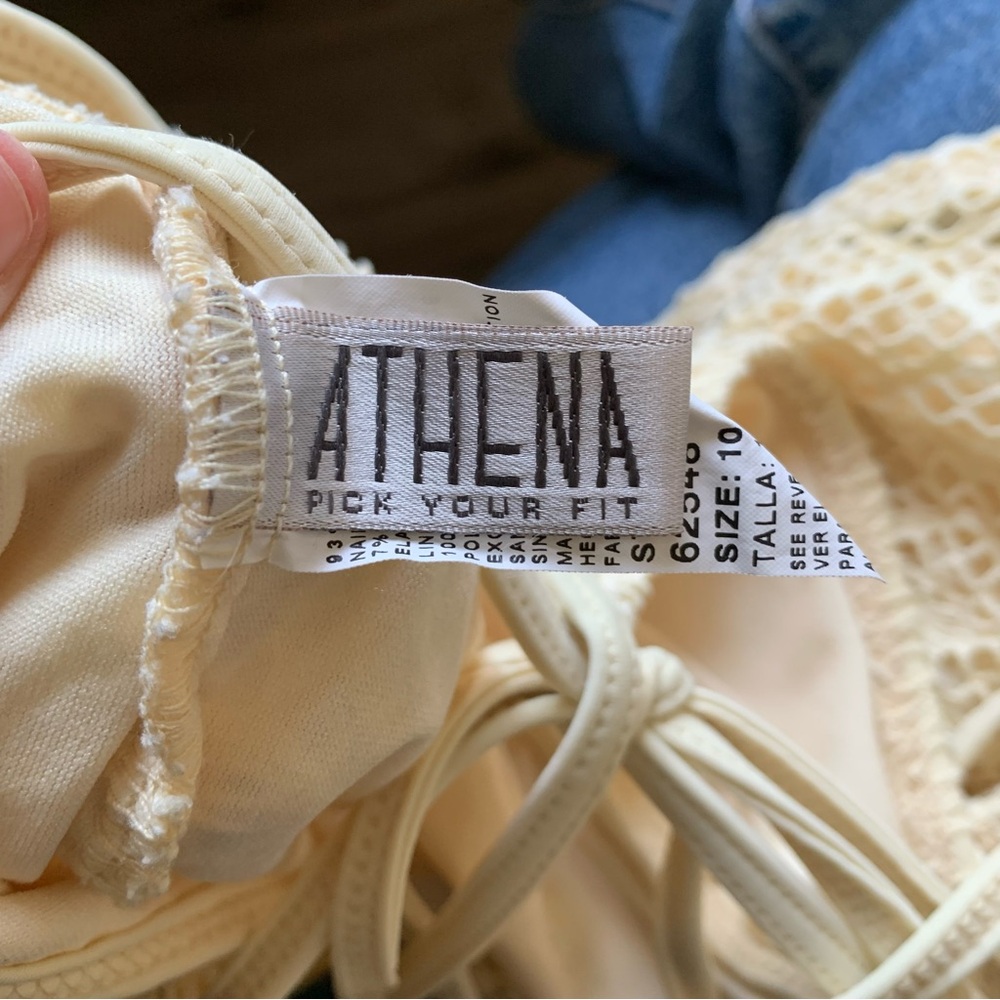 Y2K Light Yellow Athena Crochet Halter Crop Top - Picture 4 of 4
